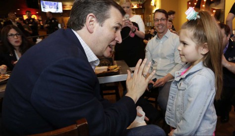 Ted Cruz explains policy to little girl who wants to be President